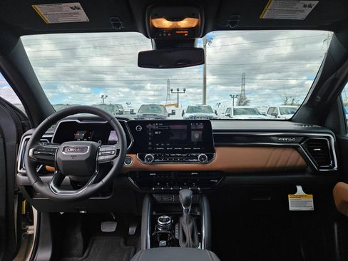 New 2026 GMC Canyon AT4 w/ AT4 Premium Package AWD/4WD image 25