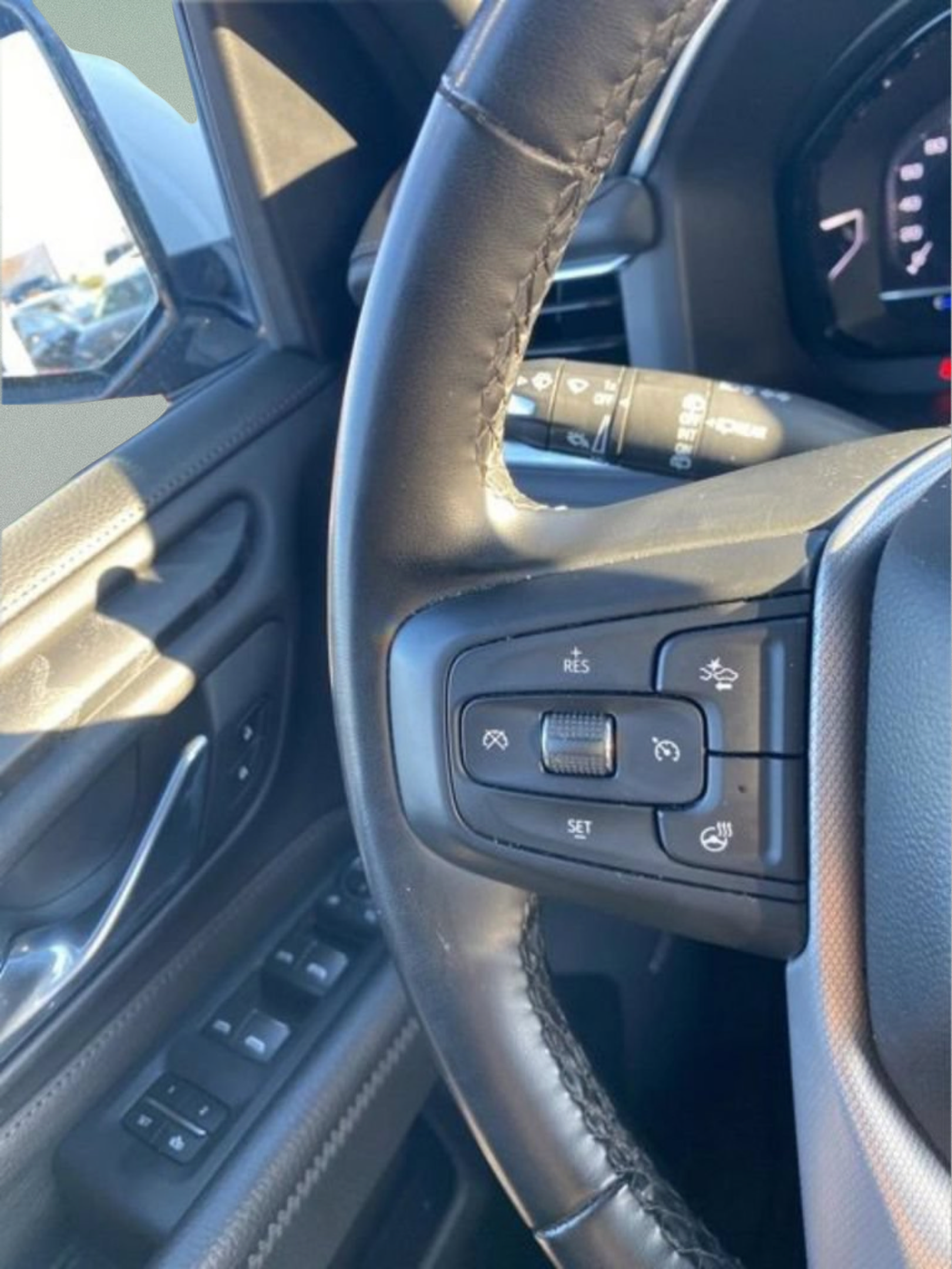 Used 2024 GMC Yukon XL Denali RWD image 22