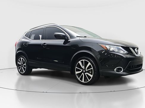 Used 2018 Nissan Rogue Sport SL image 3