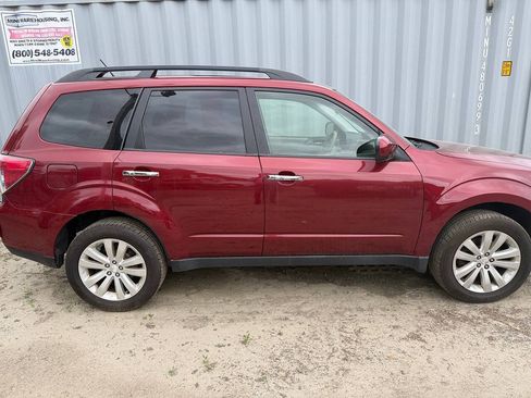Used 2013 Subaru Forester 2.5X Premium w/ All-Weather Plus Pkg AWD/4WD image 2
