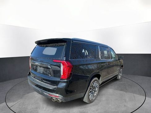 Used 2023 GMC Yukon XL Denali Ultimate AWD/4WD image 7