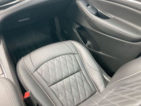 Used 2023 Buick Enclave Avenir image 32