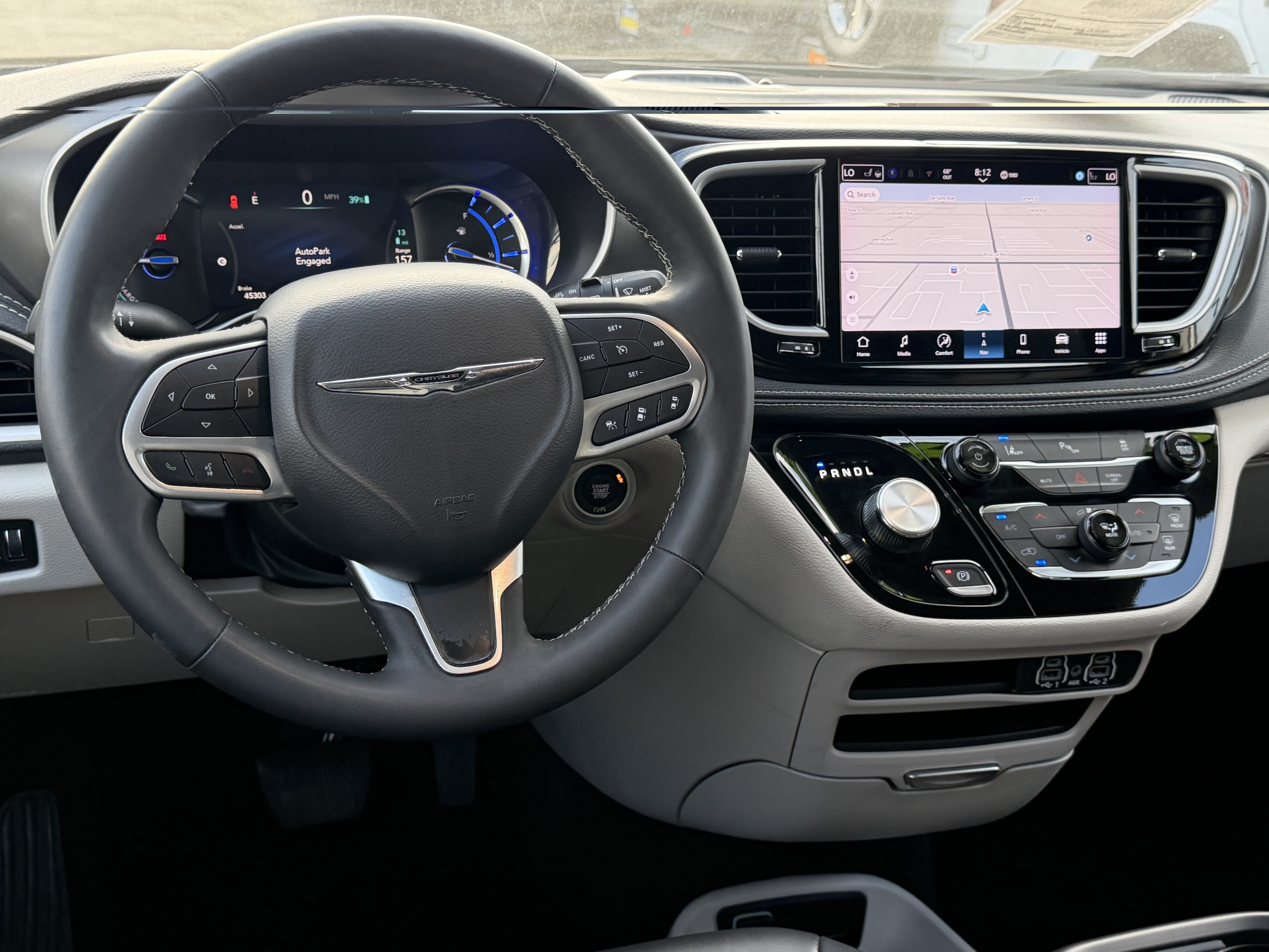 Certified 2024 Chrysler Pacifica Limited FWD image 32