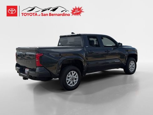Certified 2026 Toyota Tacoma SR5 AWD/4WD image 5