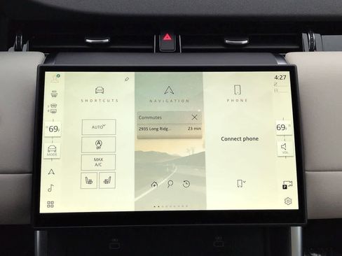 Used 2025 Land Rover Discovery Sport S image 29