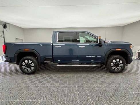 New 2026 GMC Sierra 2500 Denali w/ Denali Reserve Package AWD/4WD image 9