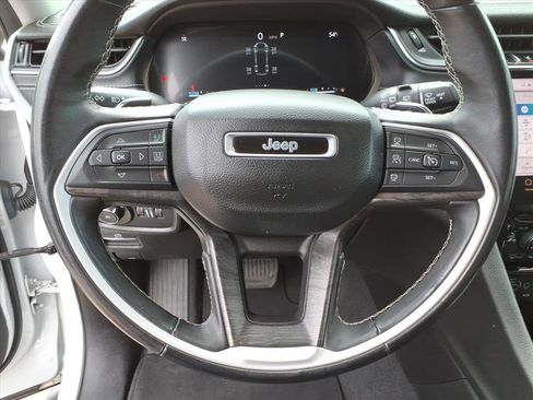 Used 2022 Jeep Grand Cherokee L Limited AWD/4WD image 19