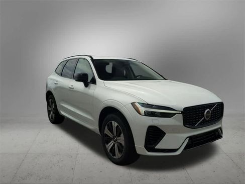 Used 2025 Volvo XC60 T8 Core w/ Protection Package Premier image 8