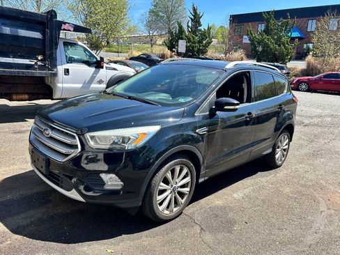 Used 2017 Ford Escape Titanium image 1