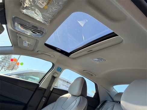 New 2026 Hyundai Elantra Limited image 32