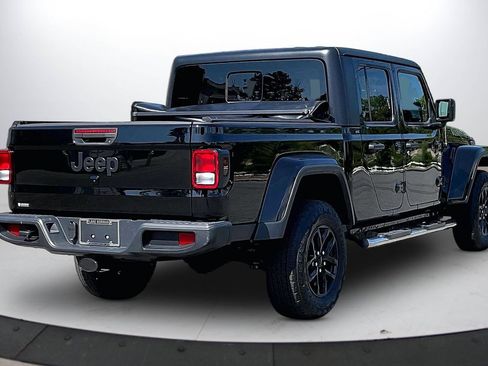 Used 2023 Jeep Gladiator Sport AWD/4WD image 8