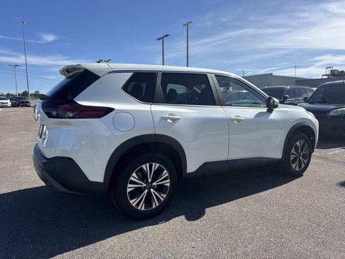 Used 2023 Nissan Rogue SV FWD image 5