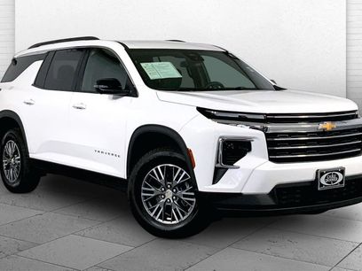 Used 2024 Chevrolet Traverse LT