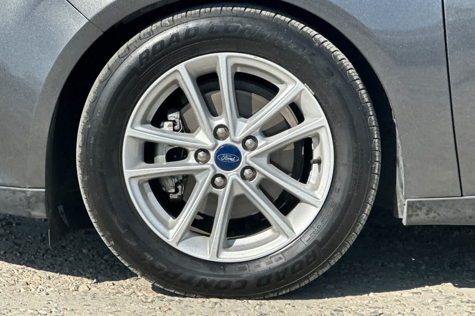 Used 2017 Ford Focus SE FWD image 12