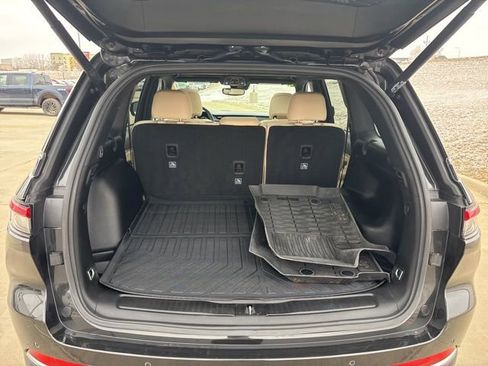 Used 2024 Jeep Grand Cherokee Limited w/ Trailer Tow Package image 12