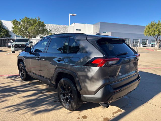 Used 2021 Toyota RAV4 LE FWD image 7