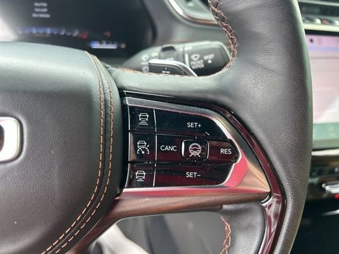 Used 2023 Jeep Grand Cherokee Summit w/ Luxury Tech Group V AWD/4WD image 20