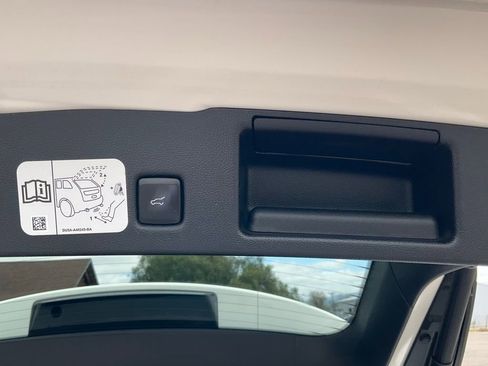 Used 2020 Ford Escape Titanium w/ Titanium Premium Package 2.0 image 17