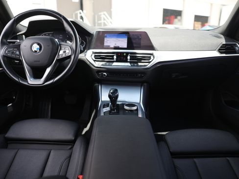 Used 2021 BMW 330i Sedan w/ Convenience Package RWD image 24