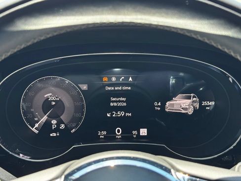 Used 2022 Bentley Bentayga AWD/4WD image 17