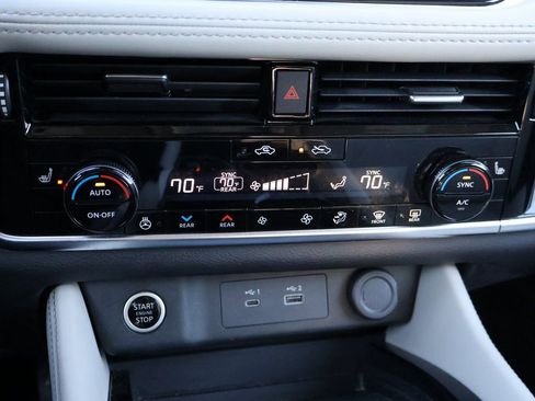 Used 2023 Nissan Rogue SL w/ SL Premium Package image 24