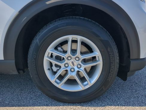 Certified 2025 Ford Explorer Active w/ Active Comfort Package image 9