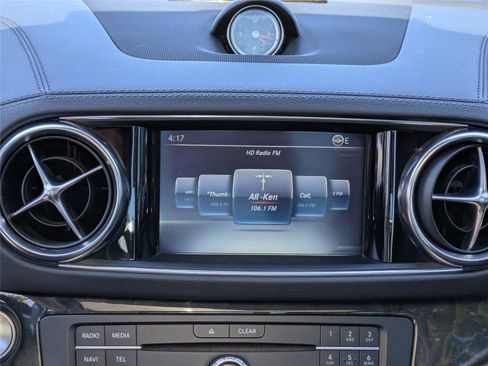 Used 2018 Mercedes-Benz SL 550 image 19