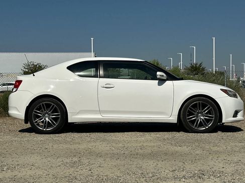 Used 2012 Scion tC FWD image 9