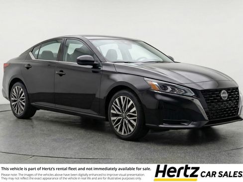 Used 2025 Nissan Altima 2.5 SV FWD image 1