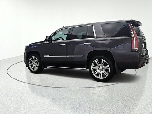 Used 2018 Cadillac Escalade Luxury AWD/4WD image 4