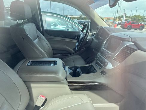 Used 2017 GMC Yukon SLT w/ Premium Edition RWD image 7