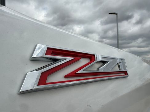 Used 2024 Chevrolet Silverado 2500 Custom w/ Custom Value Package image 11