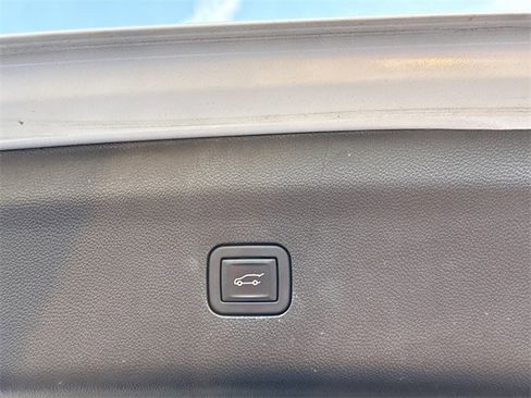 Used 2023 Buick Enclave Premium w/ Experience Buick Package image 17