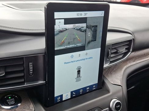 Certified 2020 Ford Explorer Platinum w/ Premium Technology Package image 21