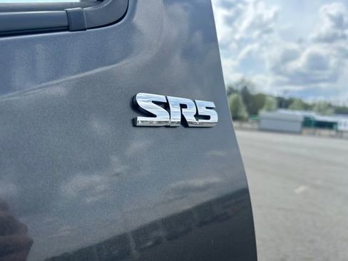 Used 2018 Toyota Tacoma SR5 image 22