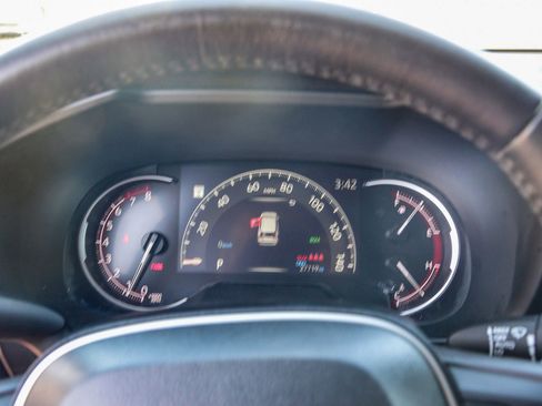 Certified 2024 Toyota RAV4 XLE w/ Convenience Package image 30