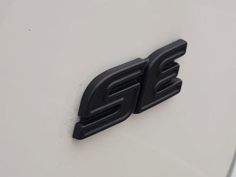 Used 2026 Toyota Corolla SE FWD image 7