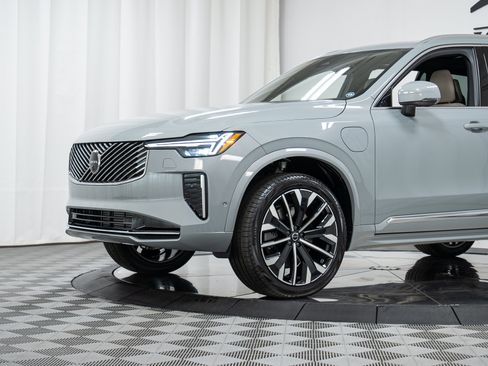New 2026 Volvo XC90 T8 Plus w/ Protection Package Premier AWD/4WD image 25
