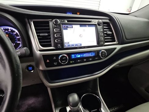 Used 2017 Toyota Highlander Limited FWD image 13