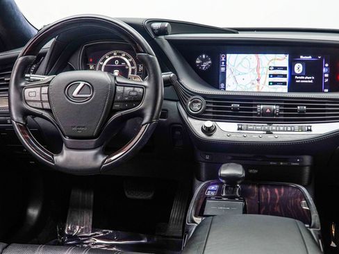 Used 2018 Lexus LS 500 w/ Interior Upgrade Package RWD image 17