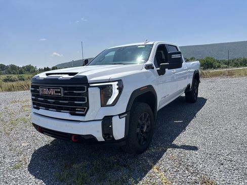 Used 2025 GMC Sierra 2500 AT4 AWD/4WD image 1
