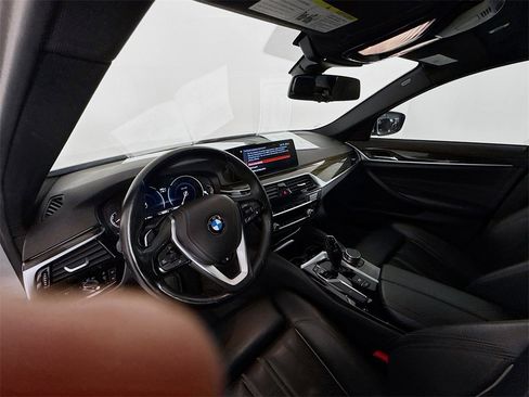 Used 2018 BMW 530i xDrive 530i xDrive image 4