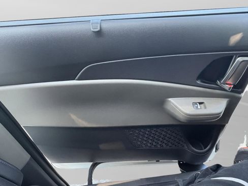 New 2026 Kia Carnival EX FWD image 36
