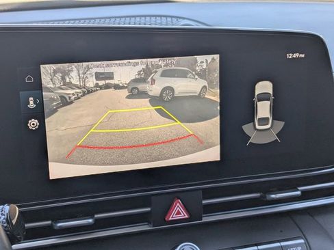 Used 2021 Hyundai Elantra Limited image 26