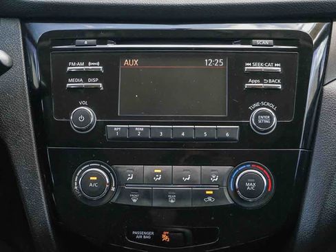Used 2016 Nissan Rogue S FWD image 14