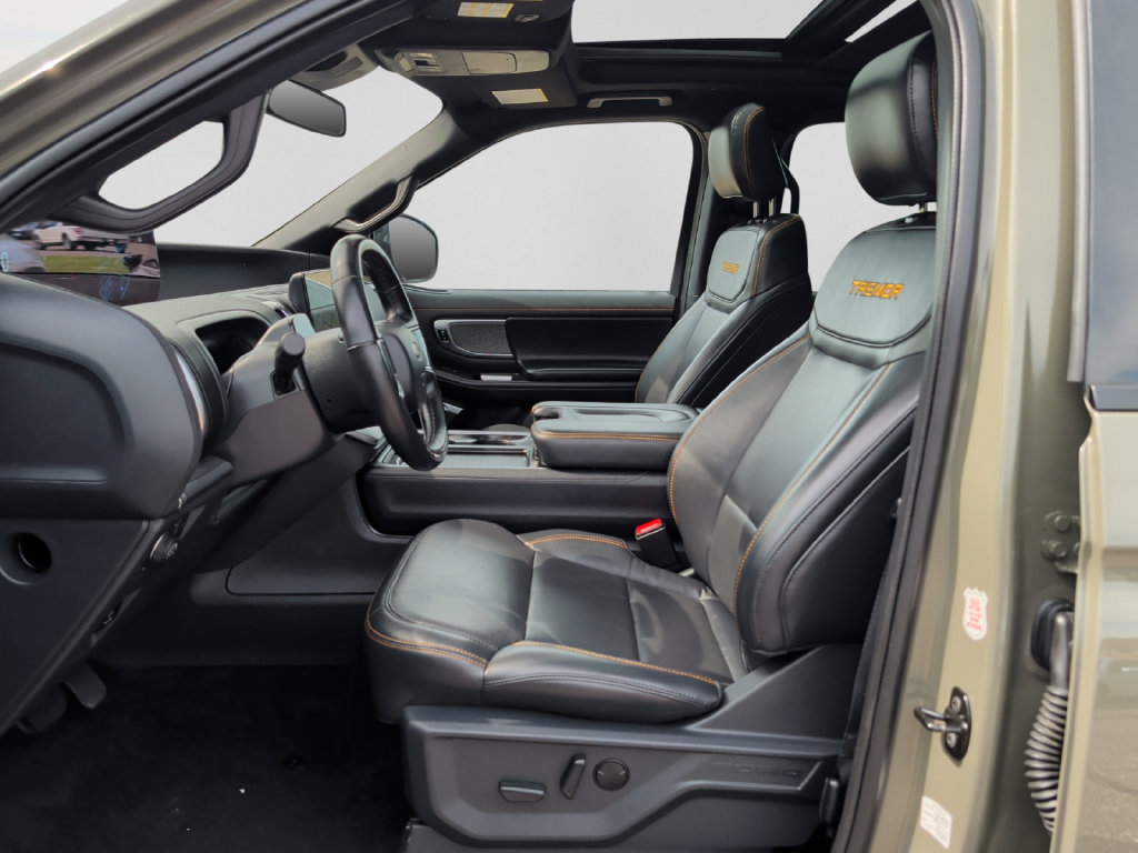 Used 2025 Ford Expedition Tremor AWD/4WD image 16
