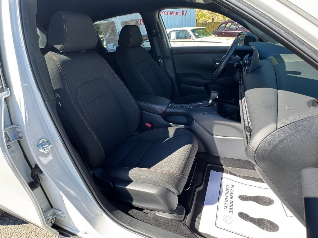 Used 2025 Honda HR-V Sport image 21