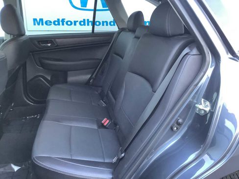 Used 2017 Subaru Outback 2.5i Limited image 13