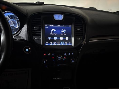 Used 2014 Chrysler 300 Uptown Edition w/ Quick Order Package 22M image 16