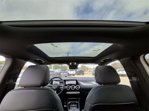 Certified 2025 Mercedes-Benz GLA 250 image 36